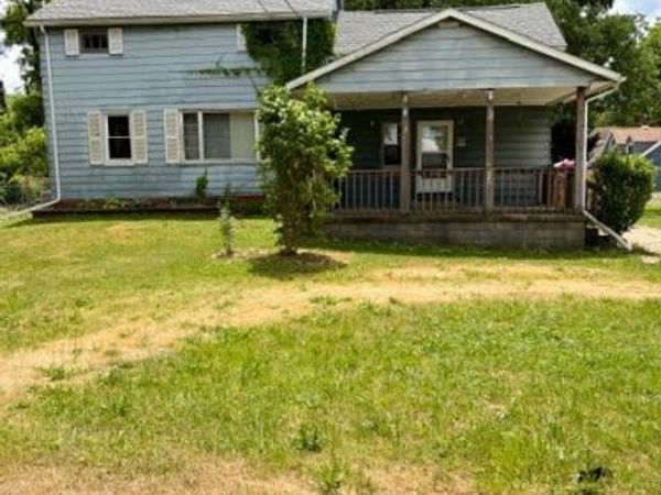 5649 Park Road , Leavittsburg, OH 44430