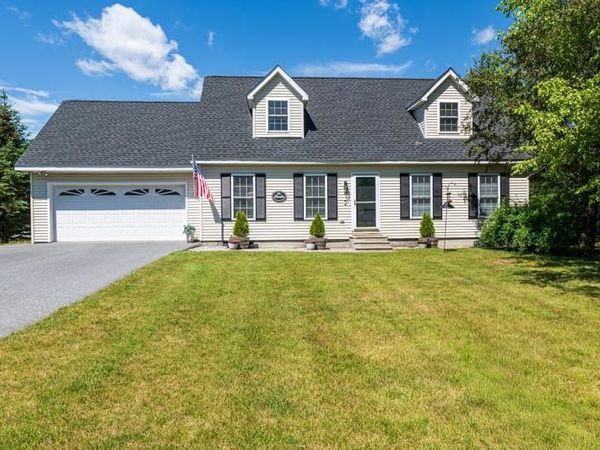 35 Valley Pass Street, Manchester, VT 05255