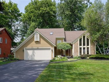 244 Melwood Dr, Rochester, NY 14626