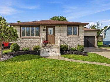 102 N Seine Drive, Buffalo, NY 14227