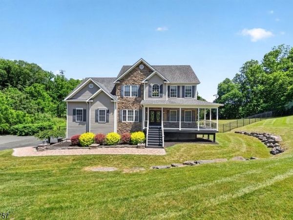 3 Walnut Trl, Andover, NJ 07860