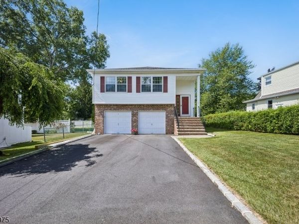 11 Pine Blvd, Hanover, NJ 07927