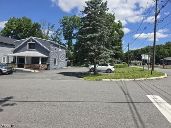 3 New St, Mount Olive, NJ 07828