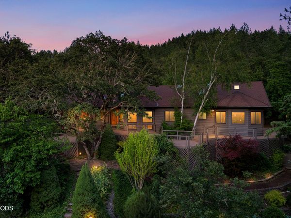 840 Shadow Hills Drive, Grants Pass, OR 97526