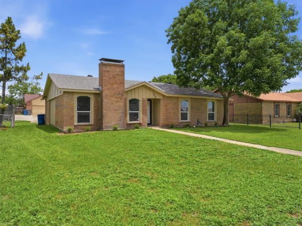 1373 Oakbluff Drive, Lancaster, TX 75146