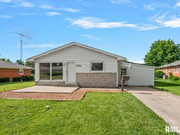 701 SAMUEL Street, Taylorville, IL 62568