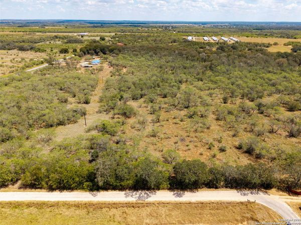 211 HALM RD, Seguin, TX 78155