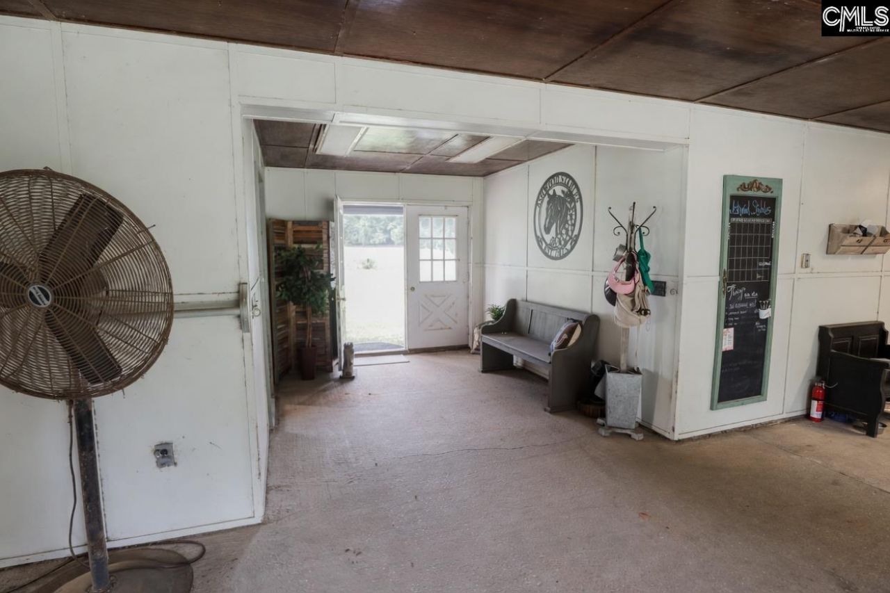 434 Tombfield Road  Photo 6