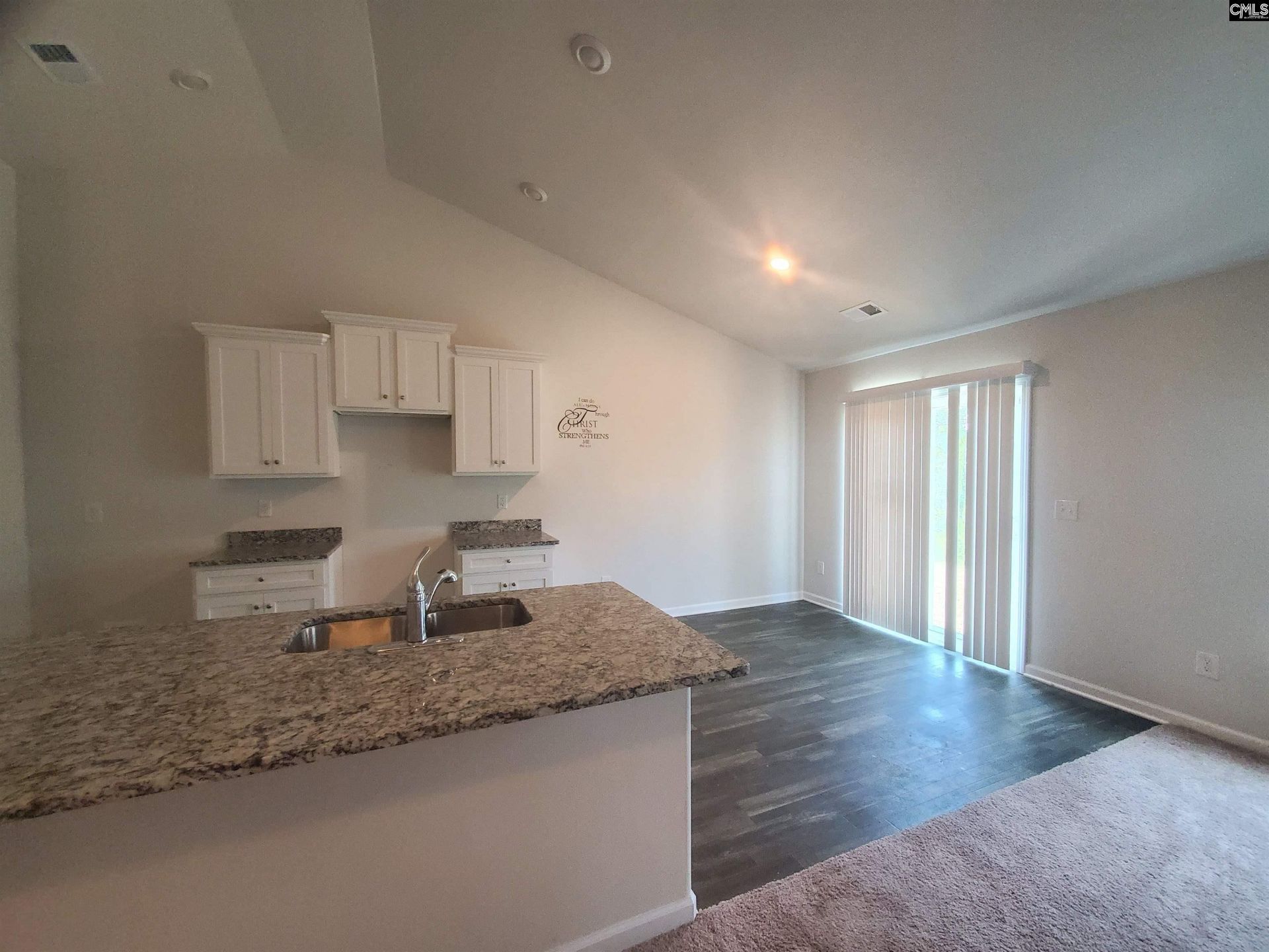 212 Sundew Road  Photo 4