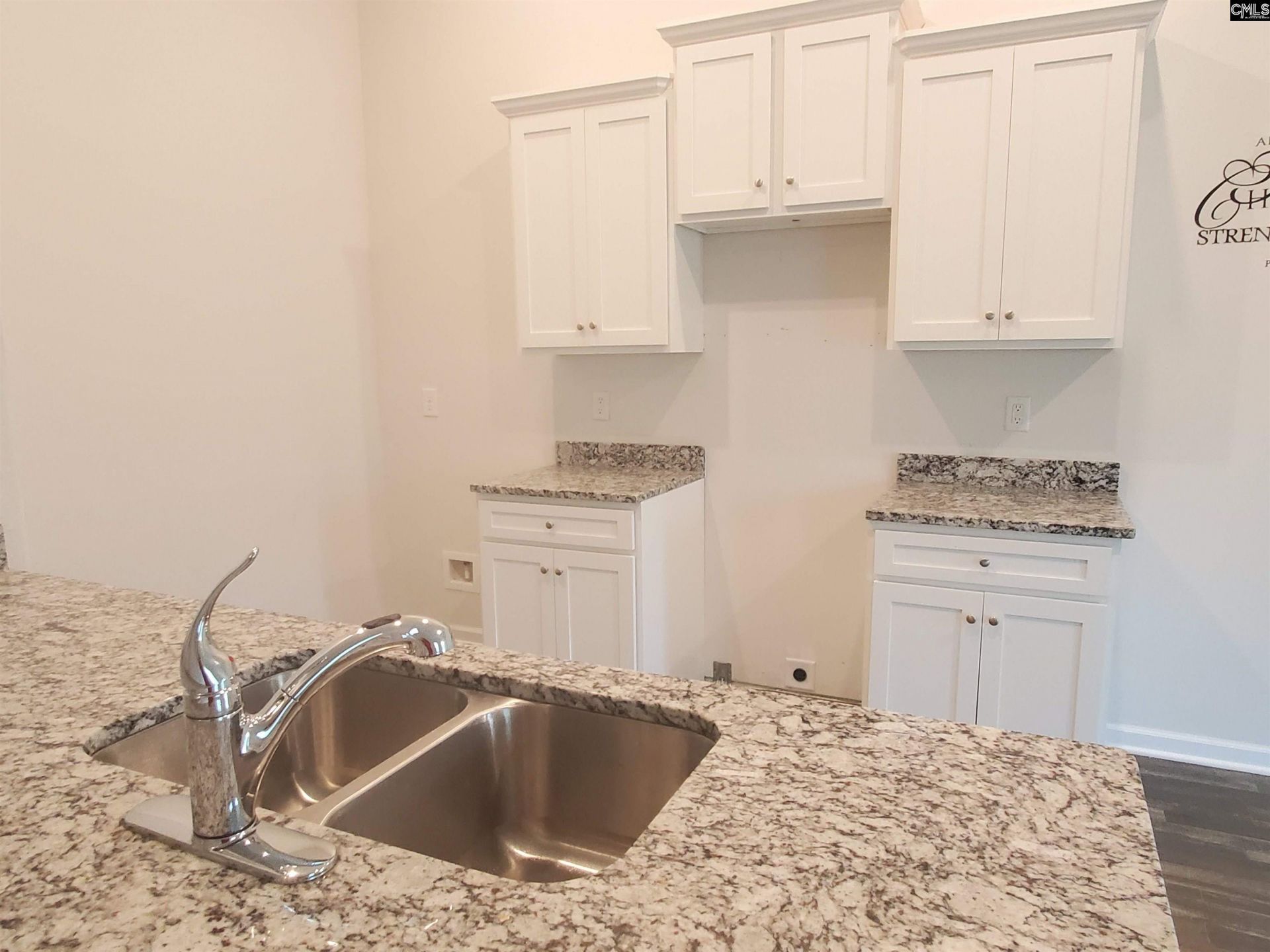 212 Sundew Road  Photo 8