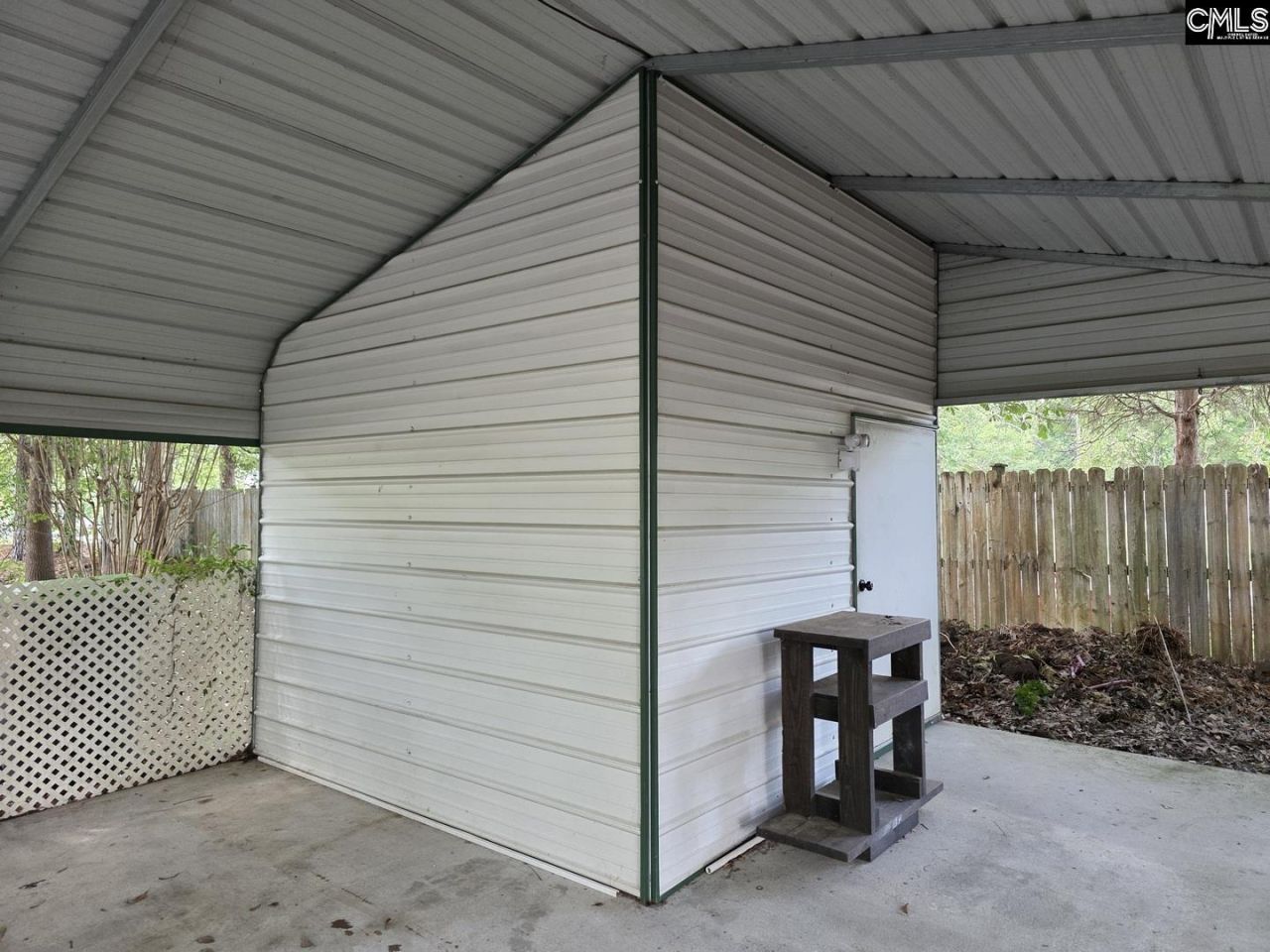 109 Kyzer Road  Photo 33