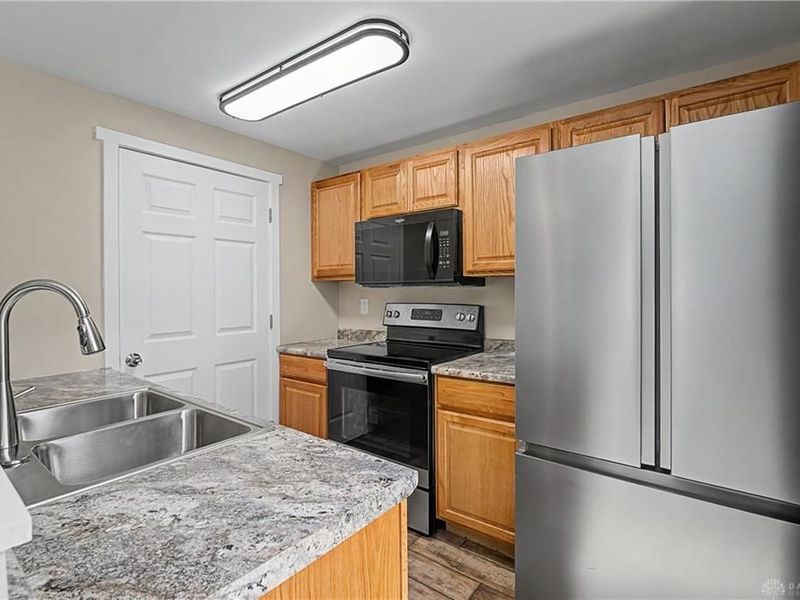 4817 Lodgeview Drive, Huber Heights, OH 45424 Photo 14