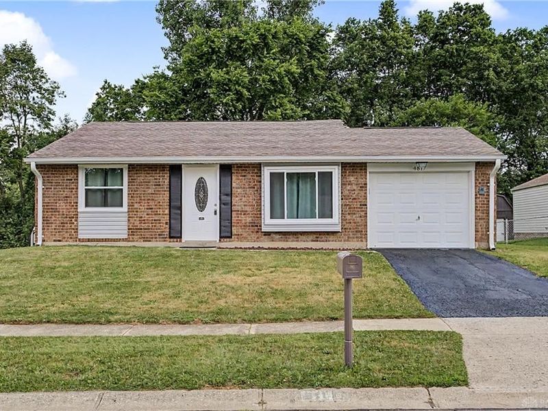 4817 Lodgeview Drive, Huber Heights, OH 45424 Photo 2