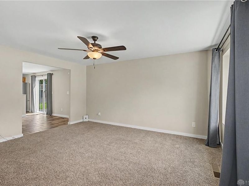 4817 Lodgeview Drive, Huber Heights, OH 45424 Photo 6