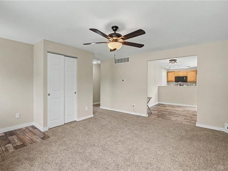4817 Lodgeview Drive, Huber Heights, OH 45424 Photo 9