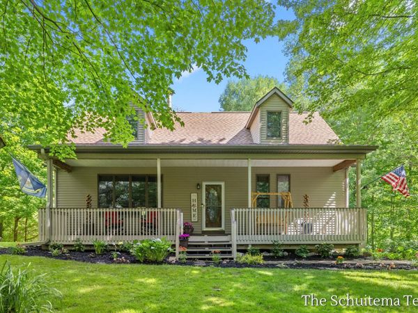 10155 Rogue Pond Drive NE, Rockford, MI 49341