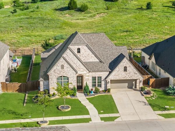 996 Myers Park Trail , Roanoke, TX 76262