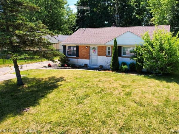 2316 Rollins Street , Grand Blanc Twp, MI 48439