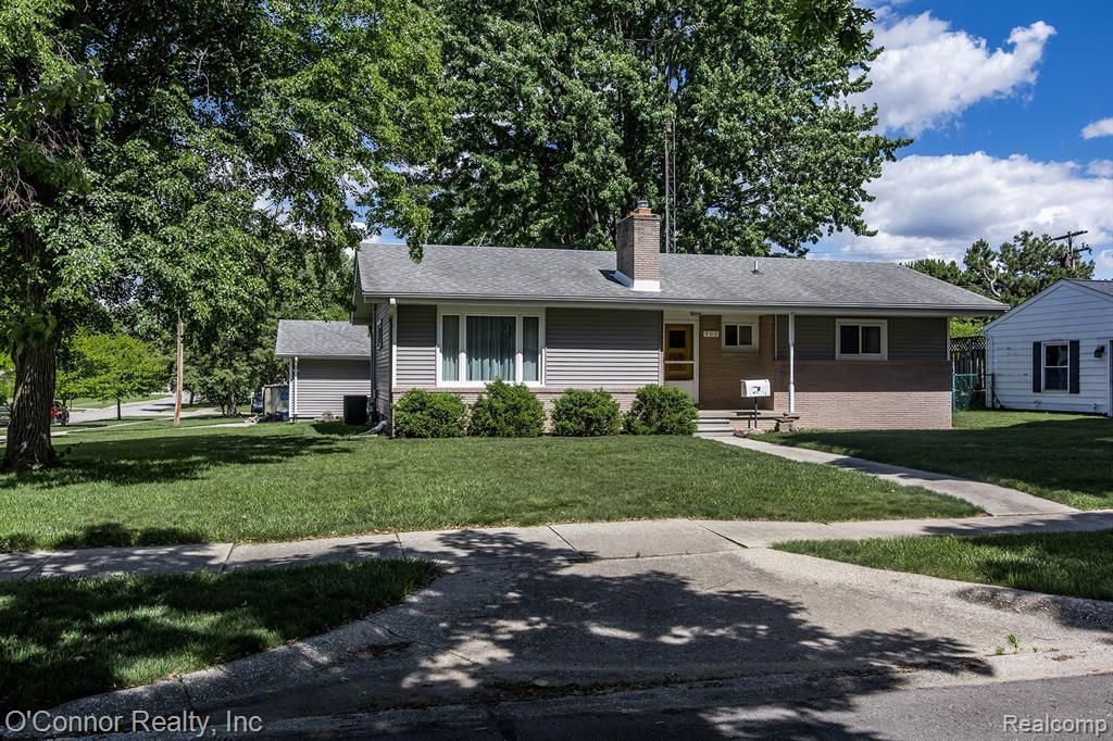 905 Virginia Avenue, Marysville, MI 48040 Main Photo