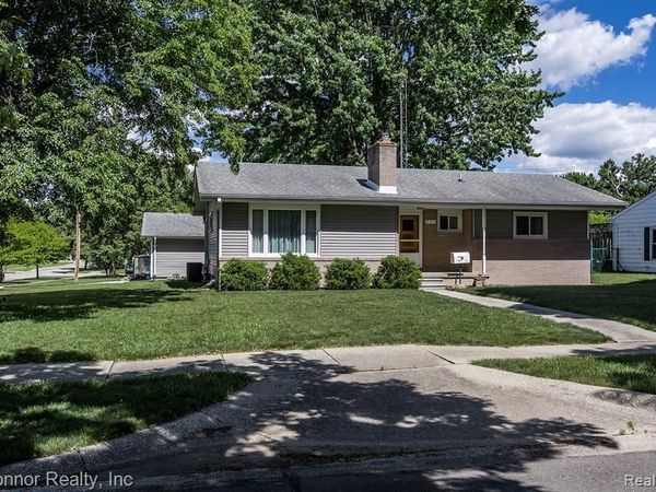 905 Virginia Avenue , Marysville, MI 48040