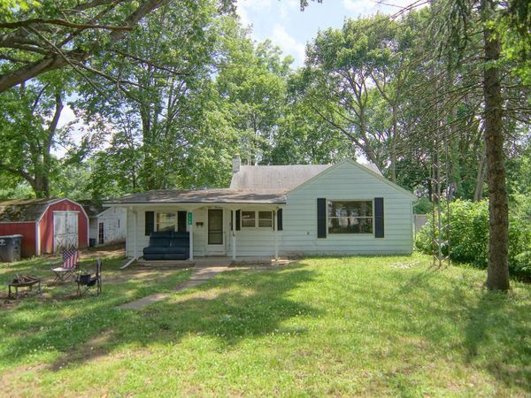 113 W 5th Street, Buchanan, MI 49107