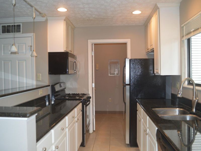 2744 Greystone Drive , Unit D, Columbus, OH 43220 Photo 14