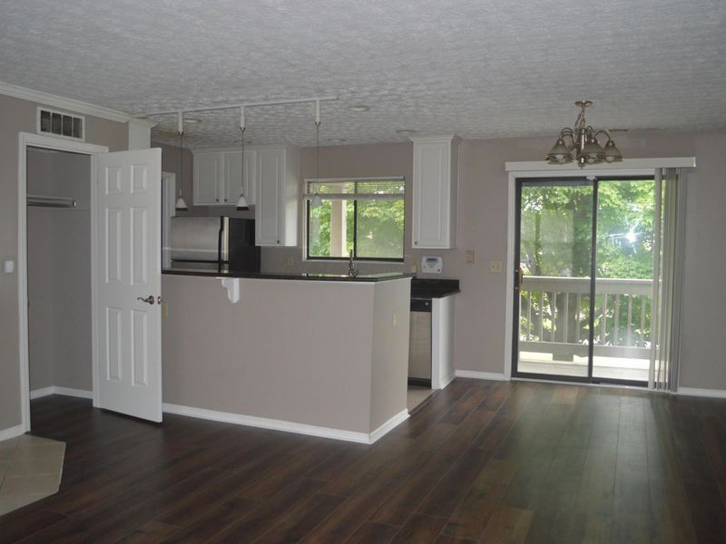 2744 Greystone Drive , Unit D, Columbus, OH 43220 Photo 2