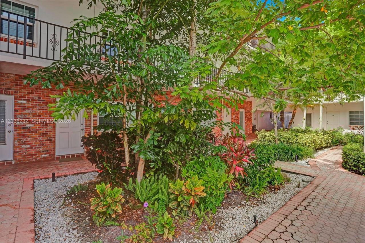 2500 NE 9th St , Unit 111, Fort Lauderdale, FL 33304 Photo