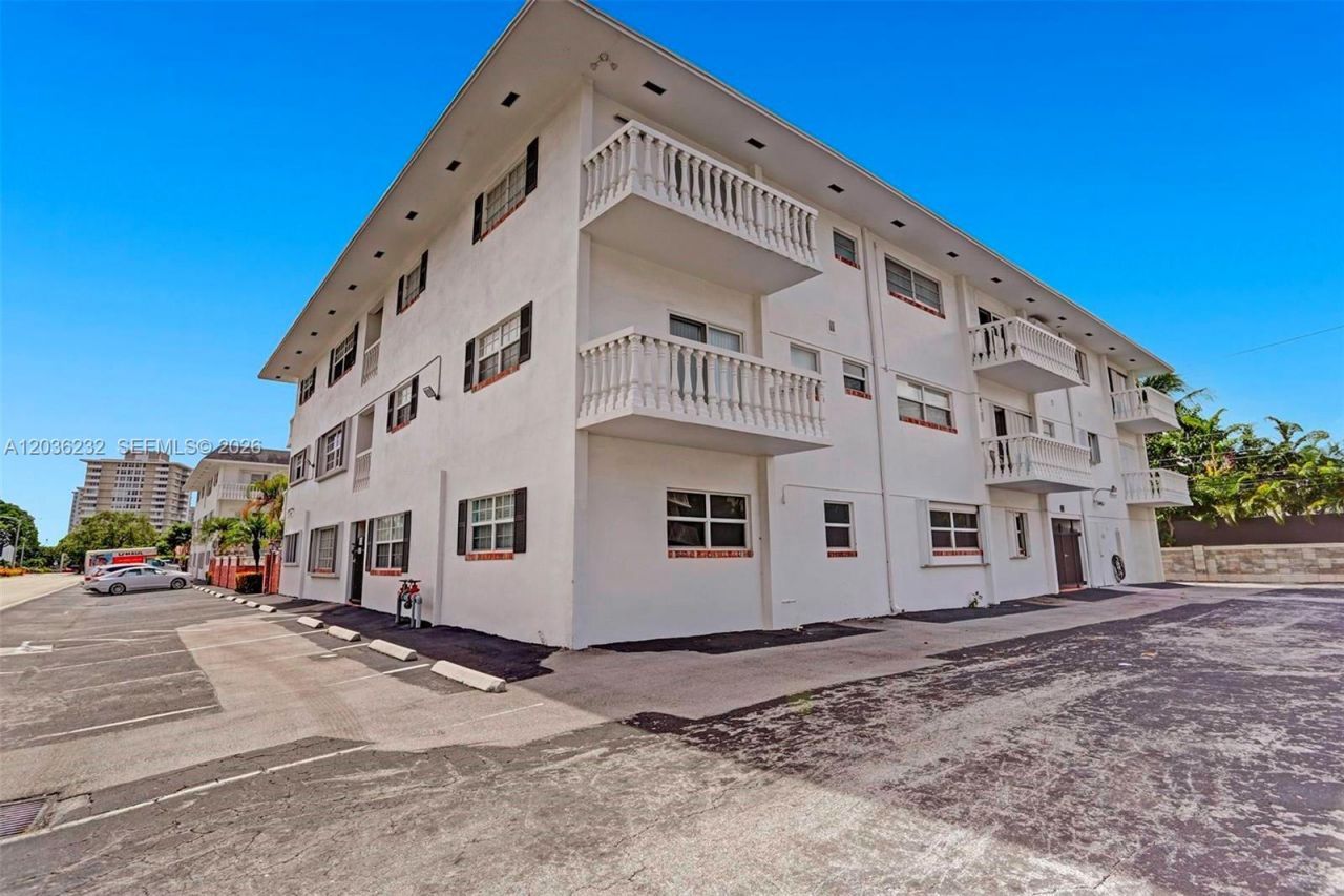 2500 NE 9th St , Unit 111, Fort Lauderdale, FL 33304 Photo