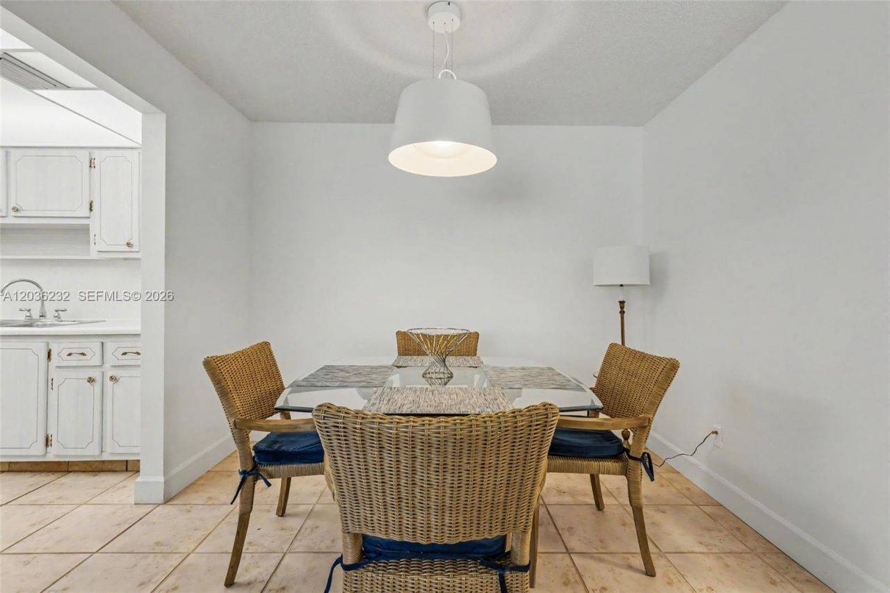 2500 NE 9th St, Unit 111, Fort Lauderdale, FL 33304 Photo
