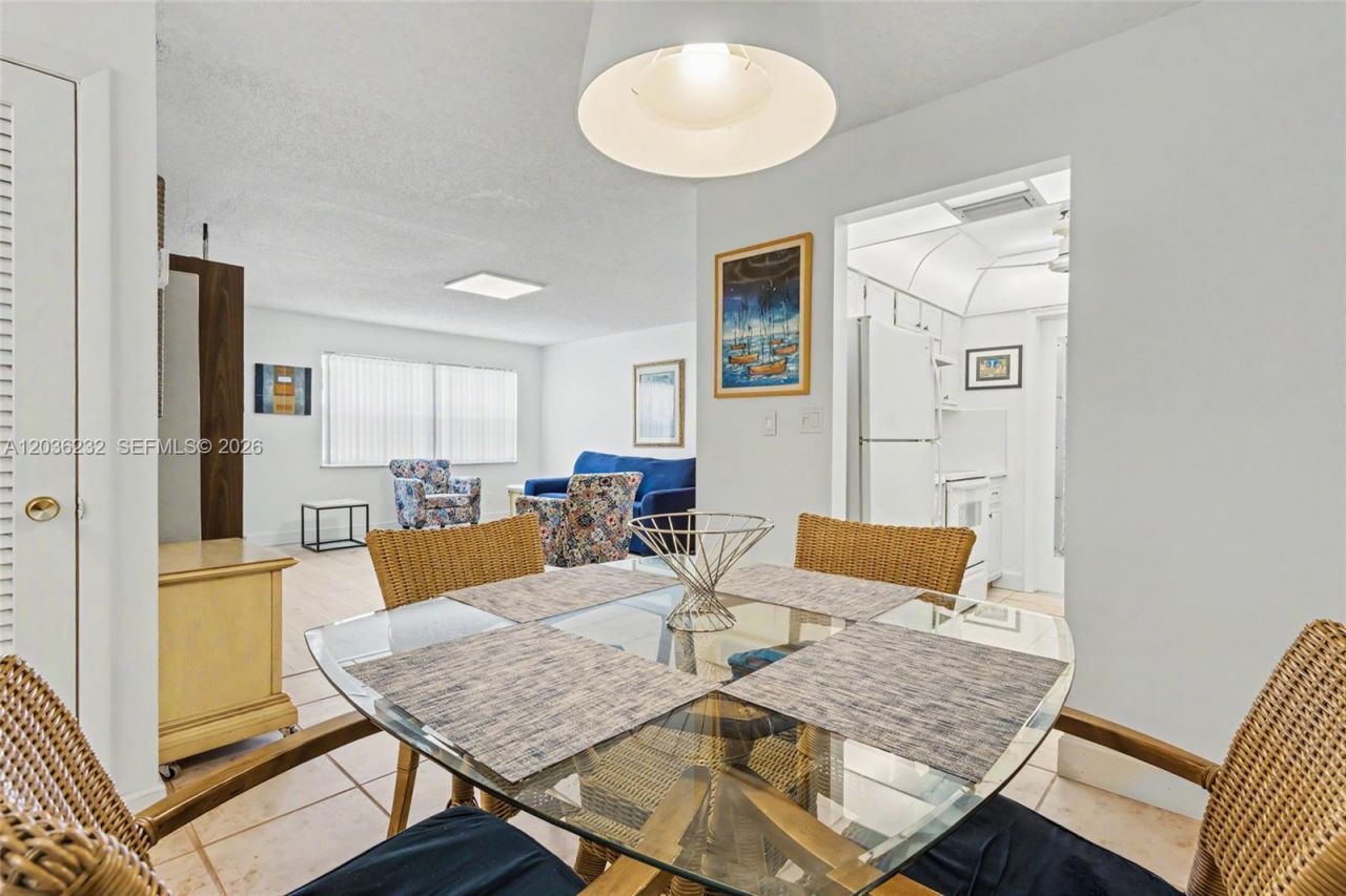 2500 NE 9th St, Unit 111, Fort Lauderdale, FL 33304 Photo