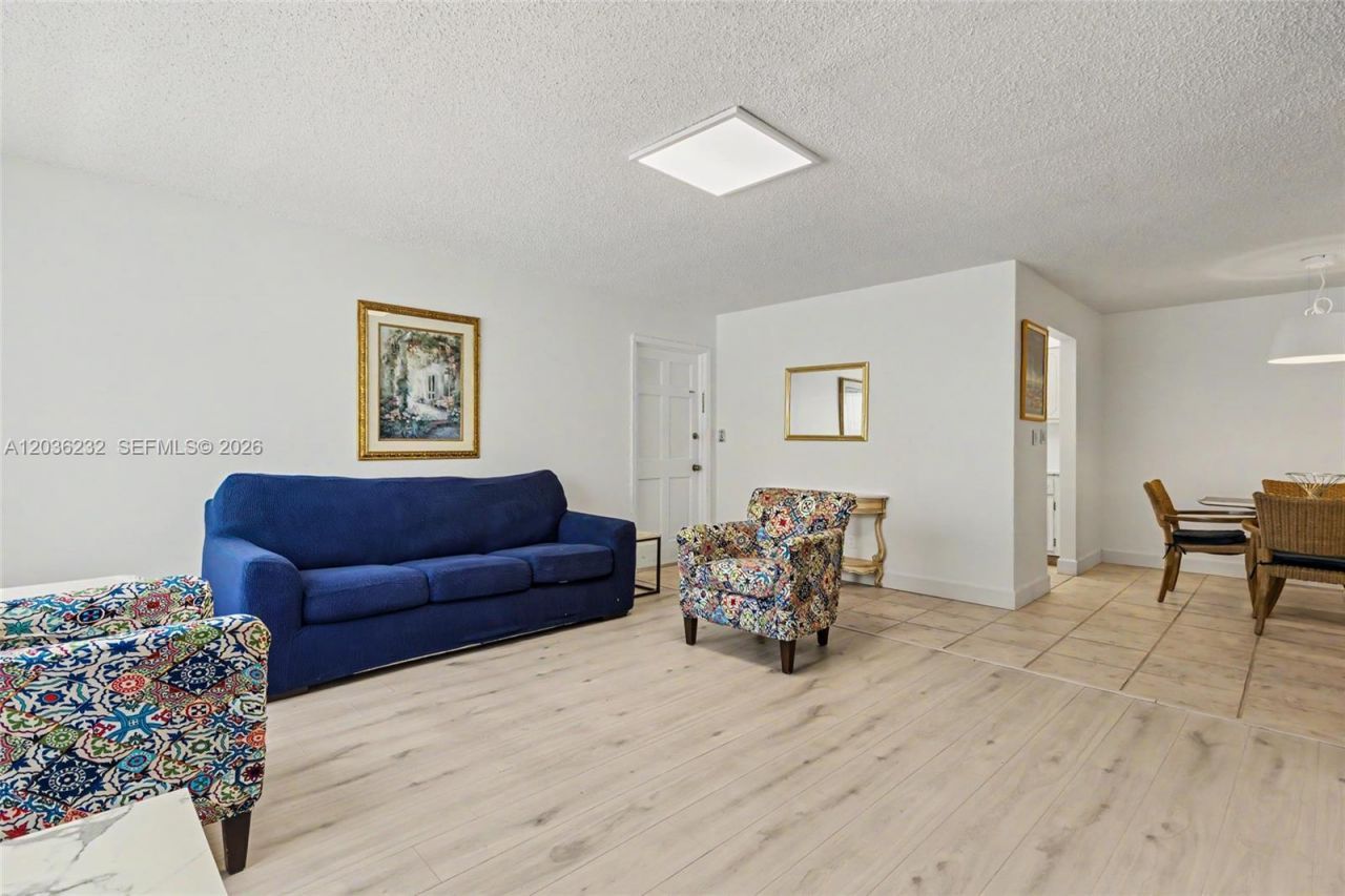 2500 NE 9th St, Unit 111, Fort Lauderdale, FL 33304 Photo