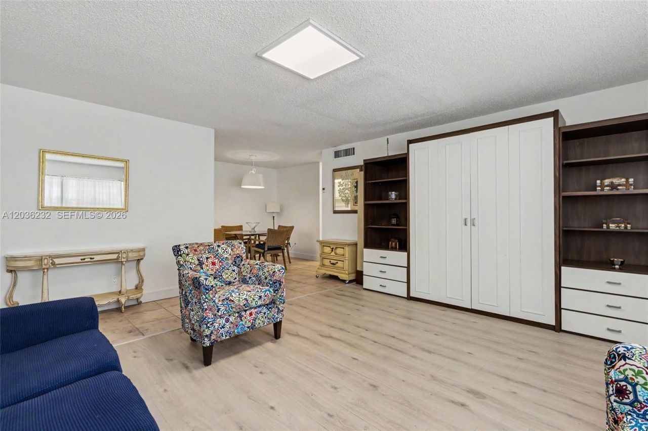 2500 NE 9th St, Unit 111, Fort Lauderdale, FL 33304 Photo