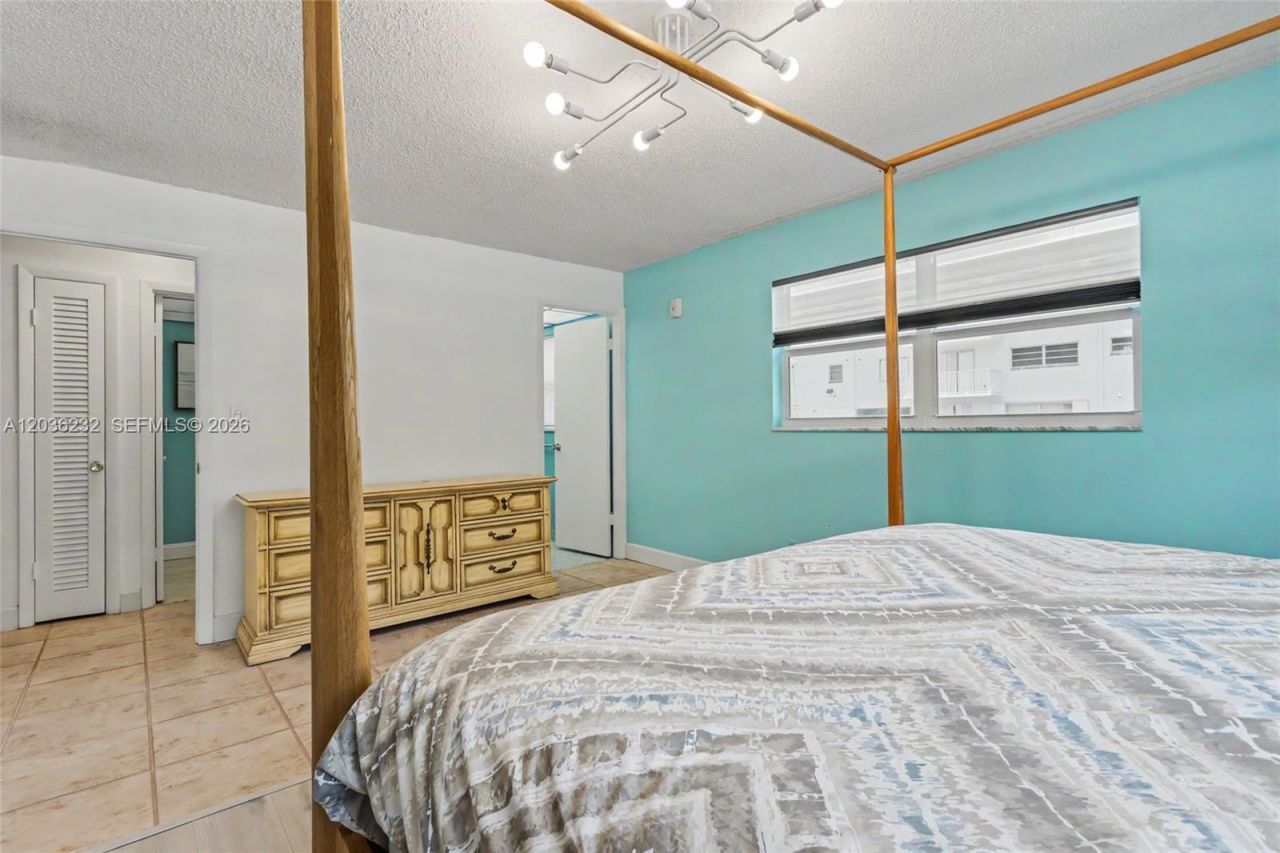 2500 NE 9th St, Unit 111, Fort Lauderdale, FL 33304 Photo