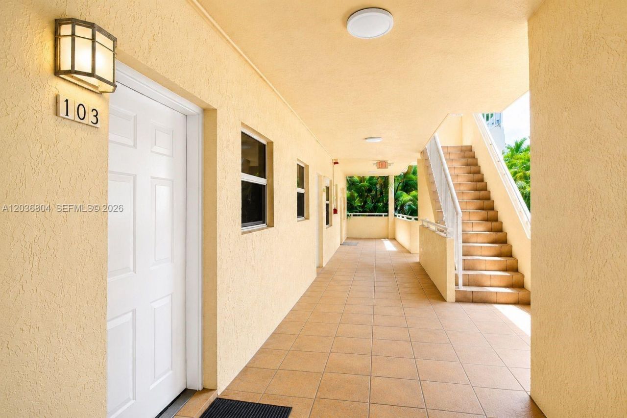 5839 SW 74th Ter, Unit 103, South Miami, FL 33143 Photo