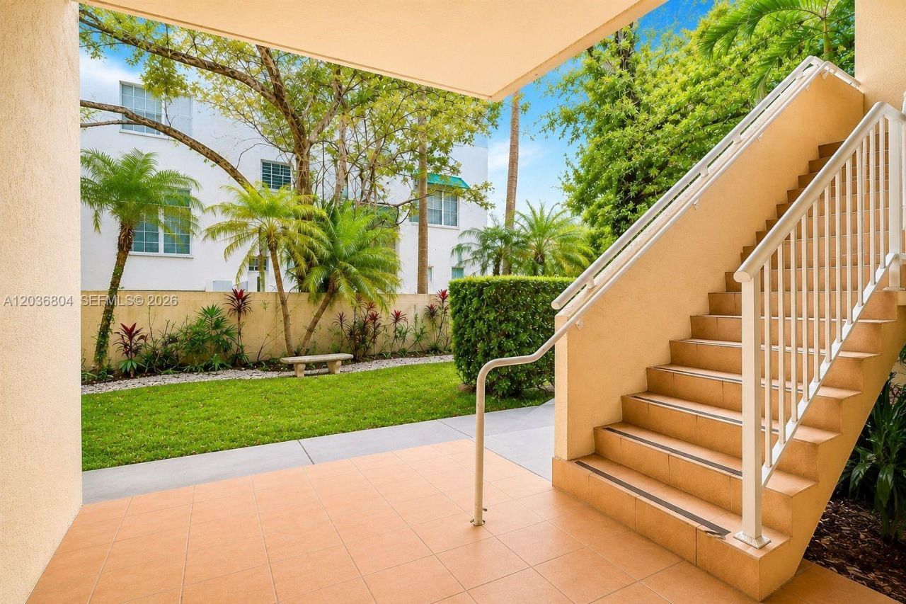 5839 SW 74th Ter, Unit 103, South Miami, FL 33143 Photo