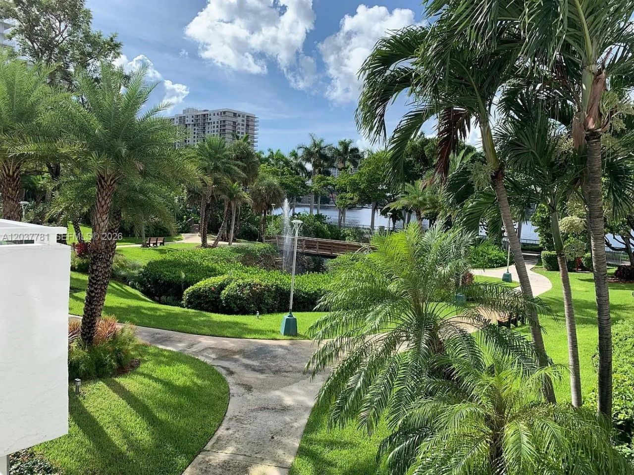 2801 NE 183rd St, Unit 2107W, Aventura, FL 33160 Photo