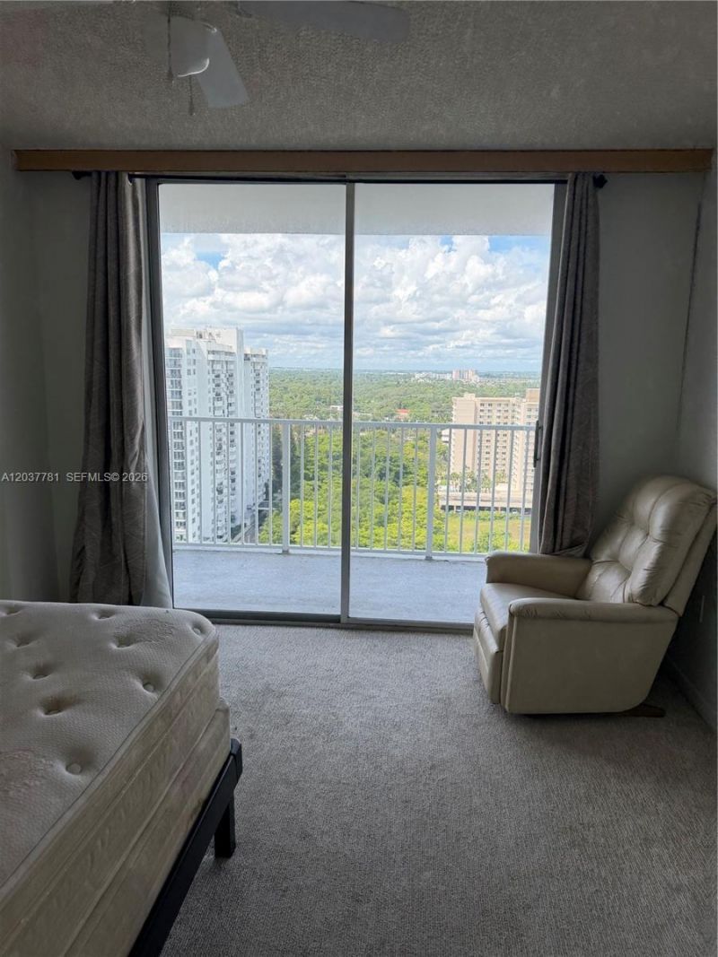 2801 NE 183rd St, Unit 2107W, Aventura, FL 33160 Photo