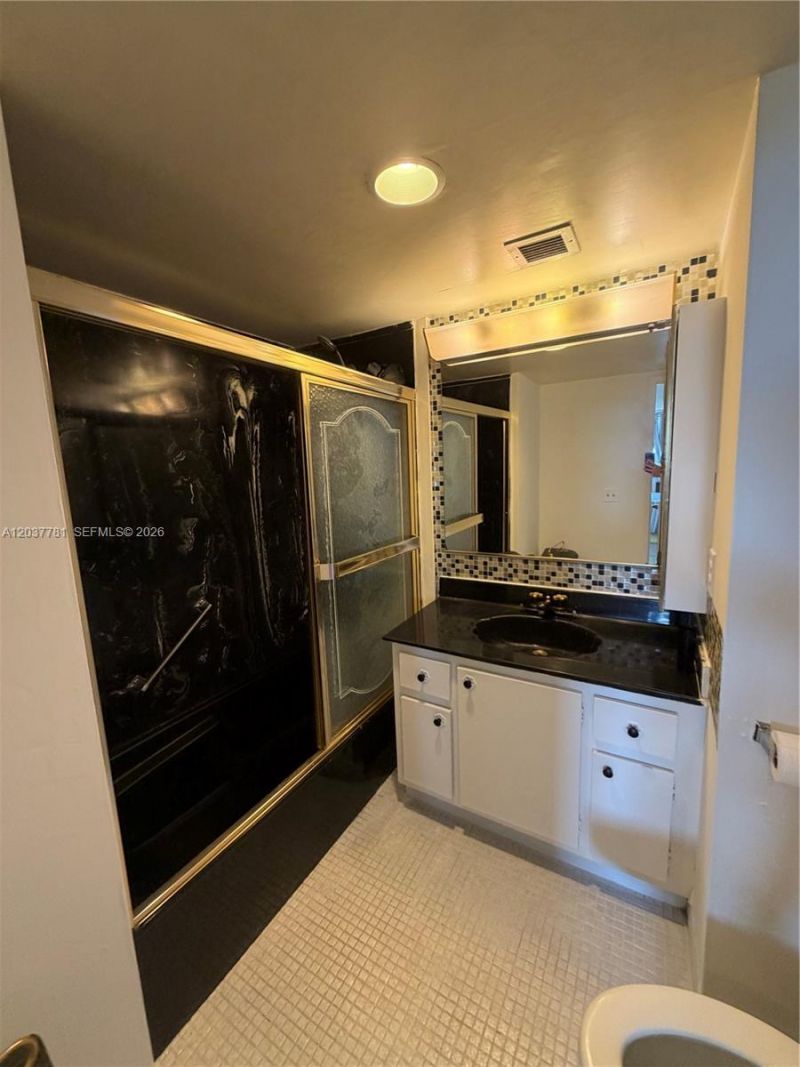 2801 NE 183rd St, Unit 2107W, Aventura, FL 33160 Photo
