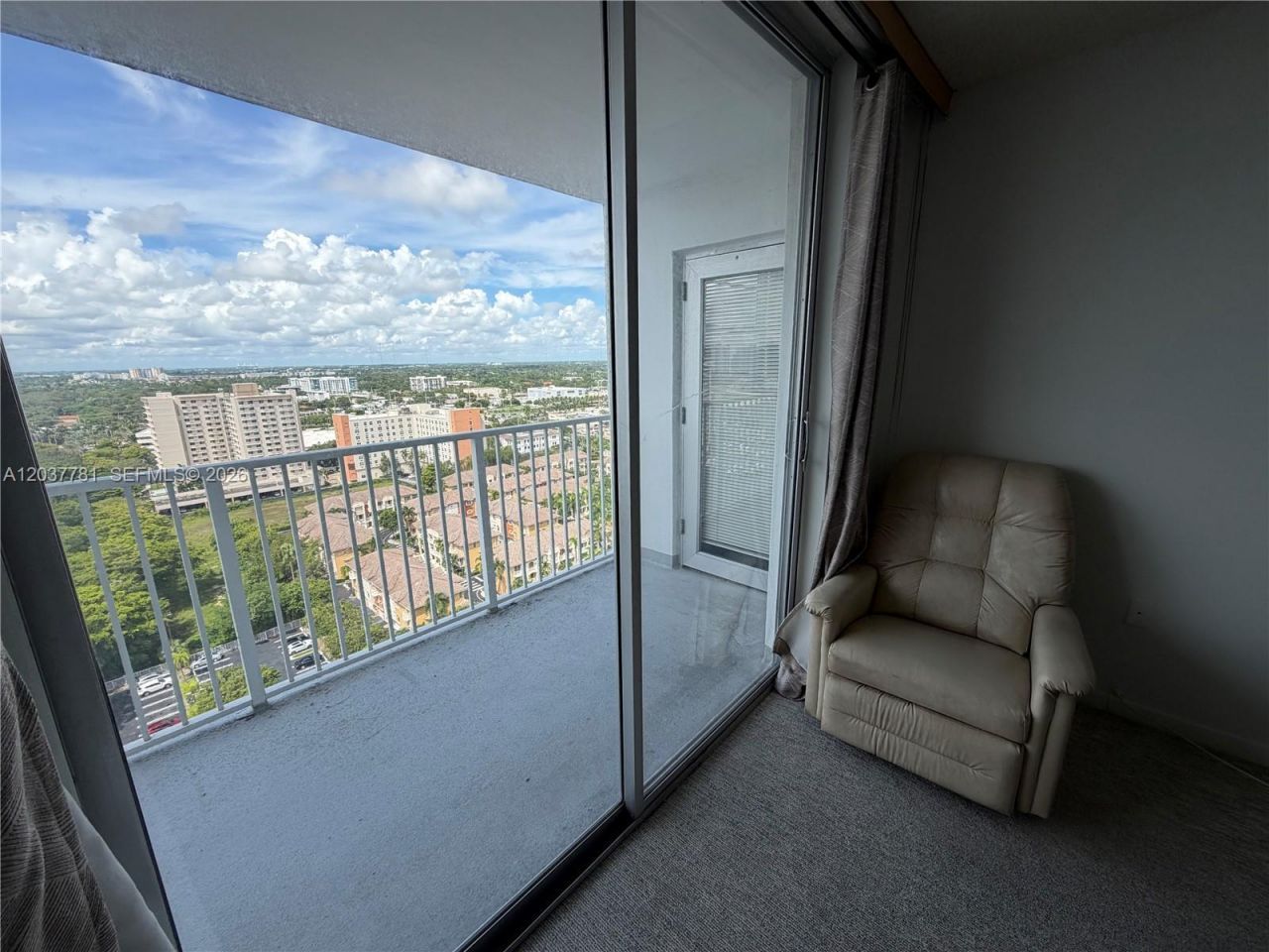 2801 NE 183rd St, Unit 2107W, Aventura, FL 33160 Photo