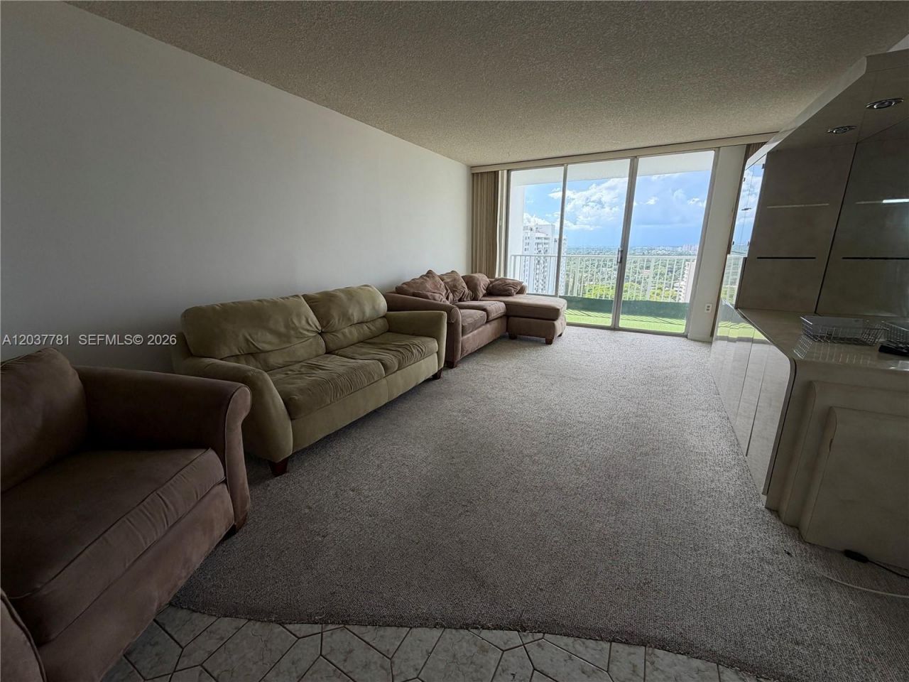 2801 NE 183rd St, Unit 2107W, Aventura, FL 33160 Photo