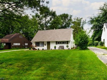2379 Clyde Street , Poland, OH 44514