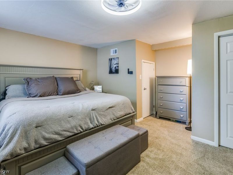 2379 Clyde Street, Poland, OH 44514 Photo 9