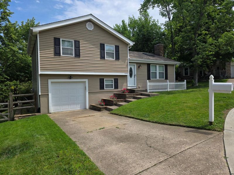 5572 Creekwood Circle, West Chester, OH 45069 Photo 2