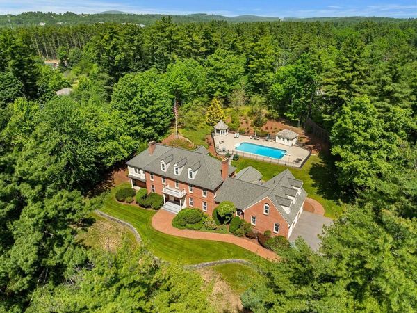 56 Oak Drive, Bedford, NH 03110
