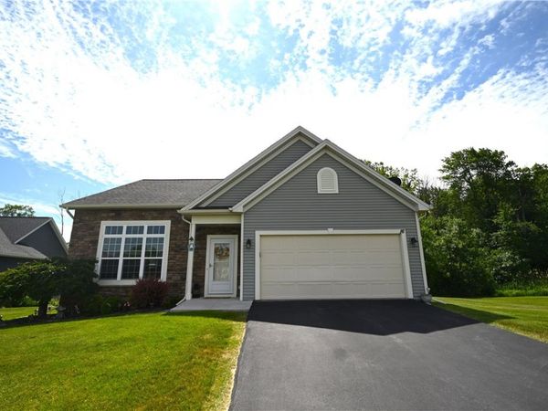 16 Pirates Cove, Spencerport, NY 14559