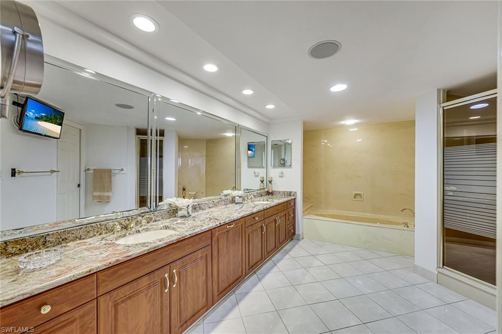 6001 Pelican Bay Blvd, Unit F, Naples, FL 34108 Photo