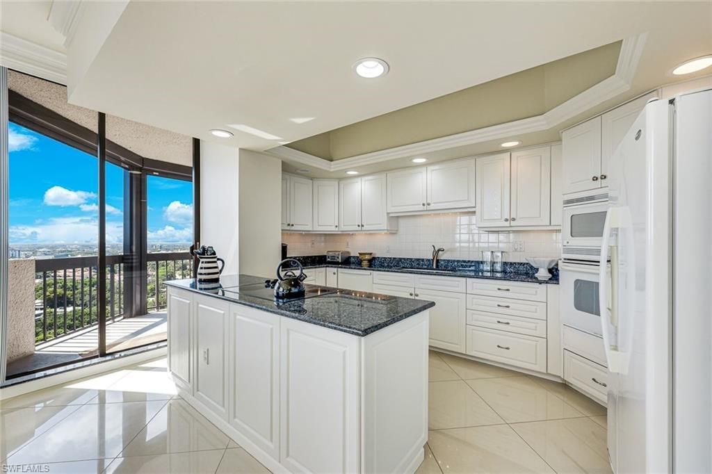 6001 Pelican Bay Blvd, Unit F, Naples, FL 34108 Photo
