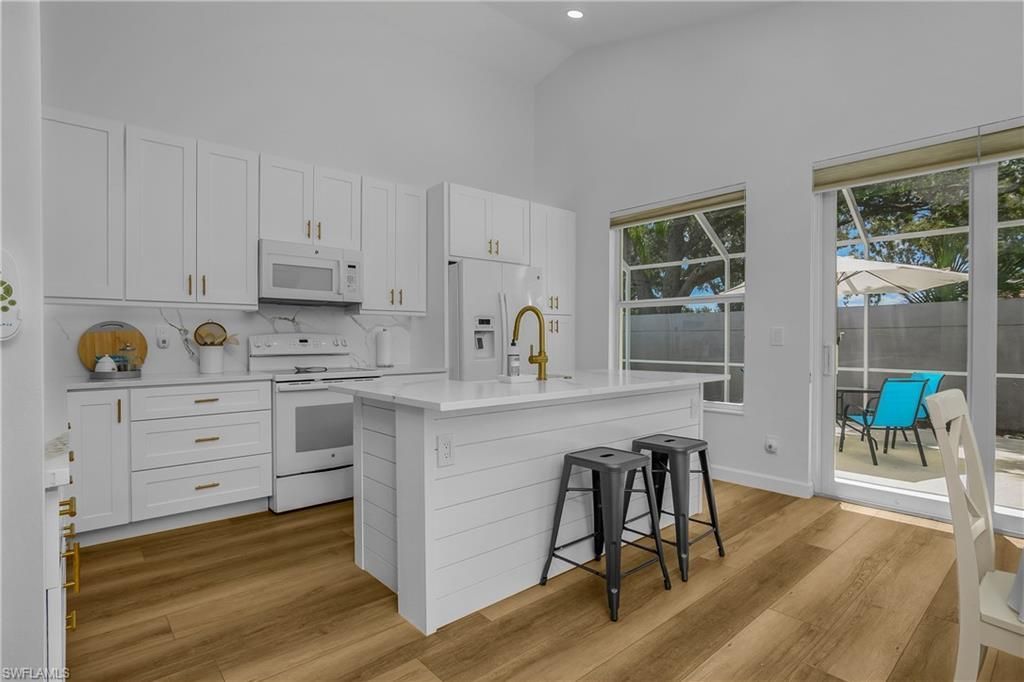 120 Livermore Ln , Naples, FL 34119 Photo