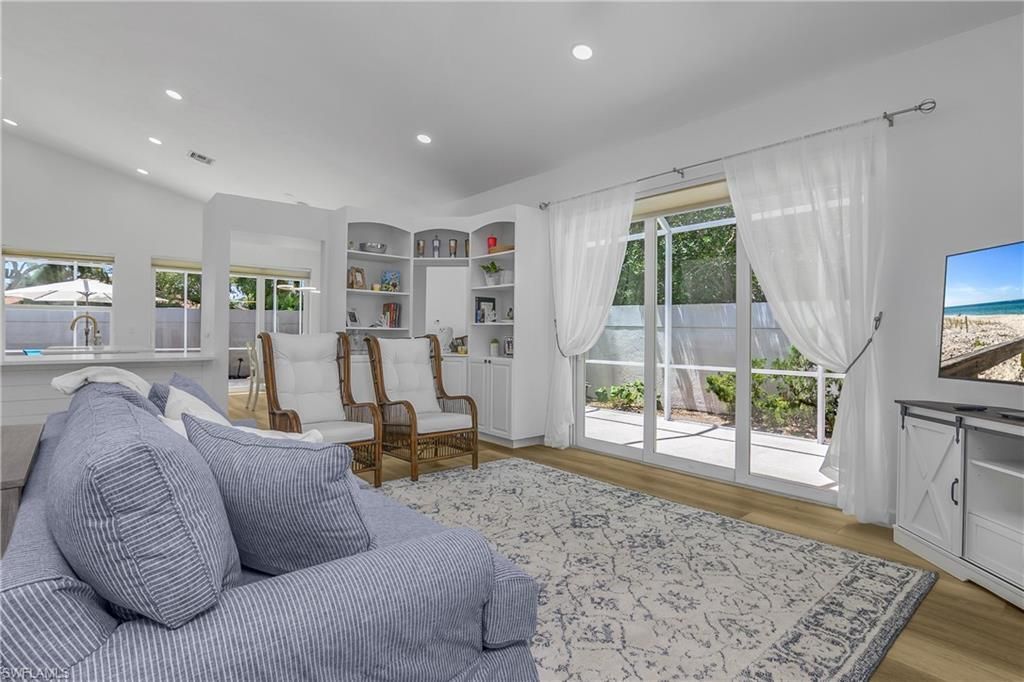 120 Livermore Ln , Naples, FL 34119 Photo